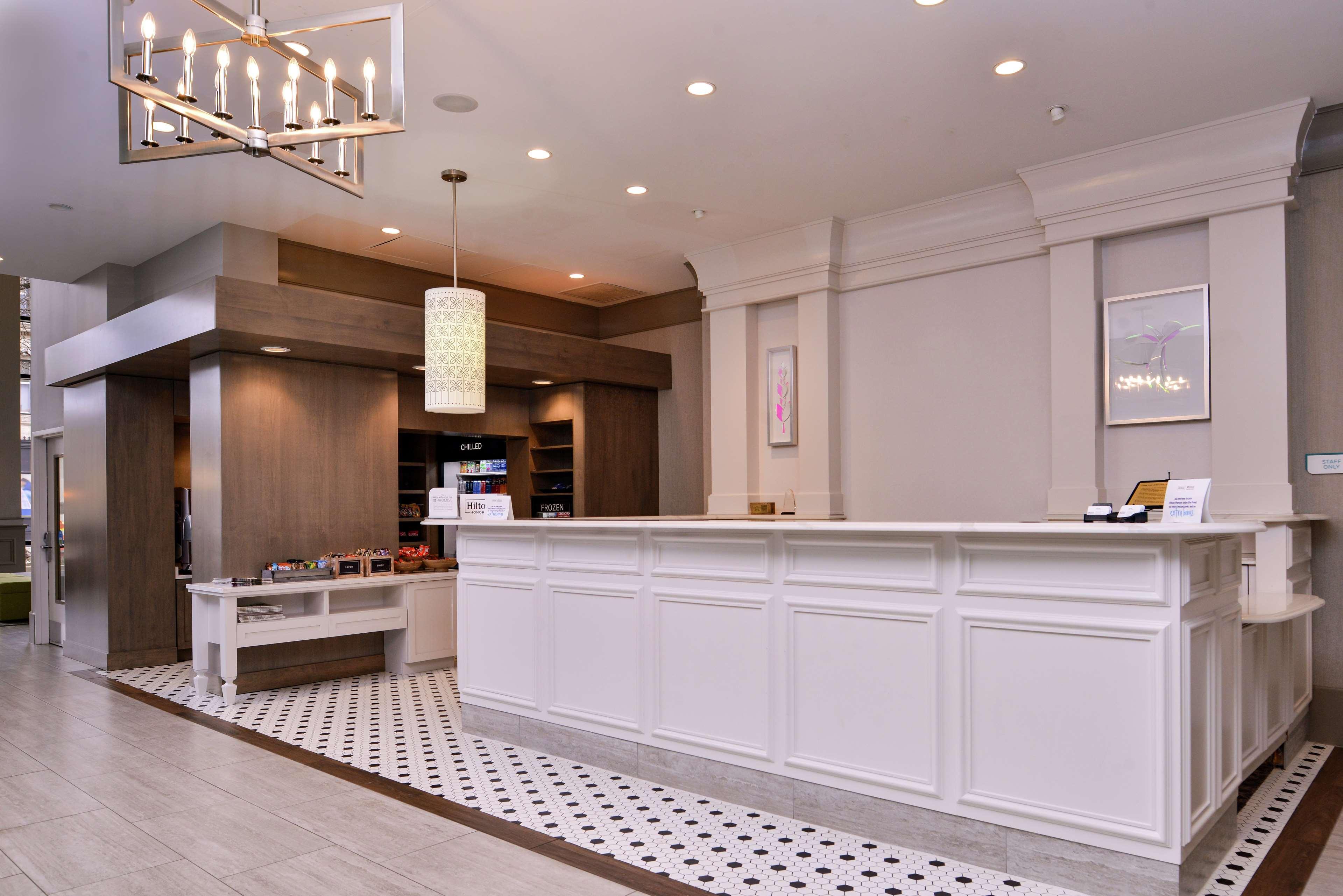 Hilton Garden Inn Terre Haute Exterior photo